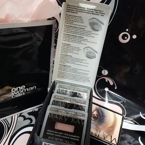 Mineral eye color bundle W/ applicator